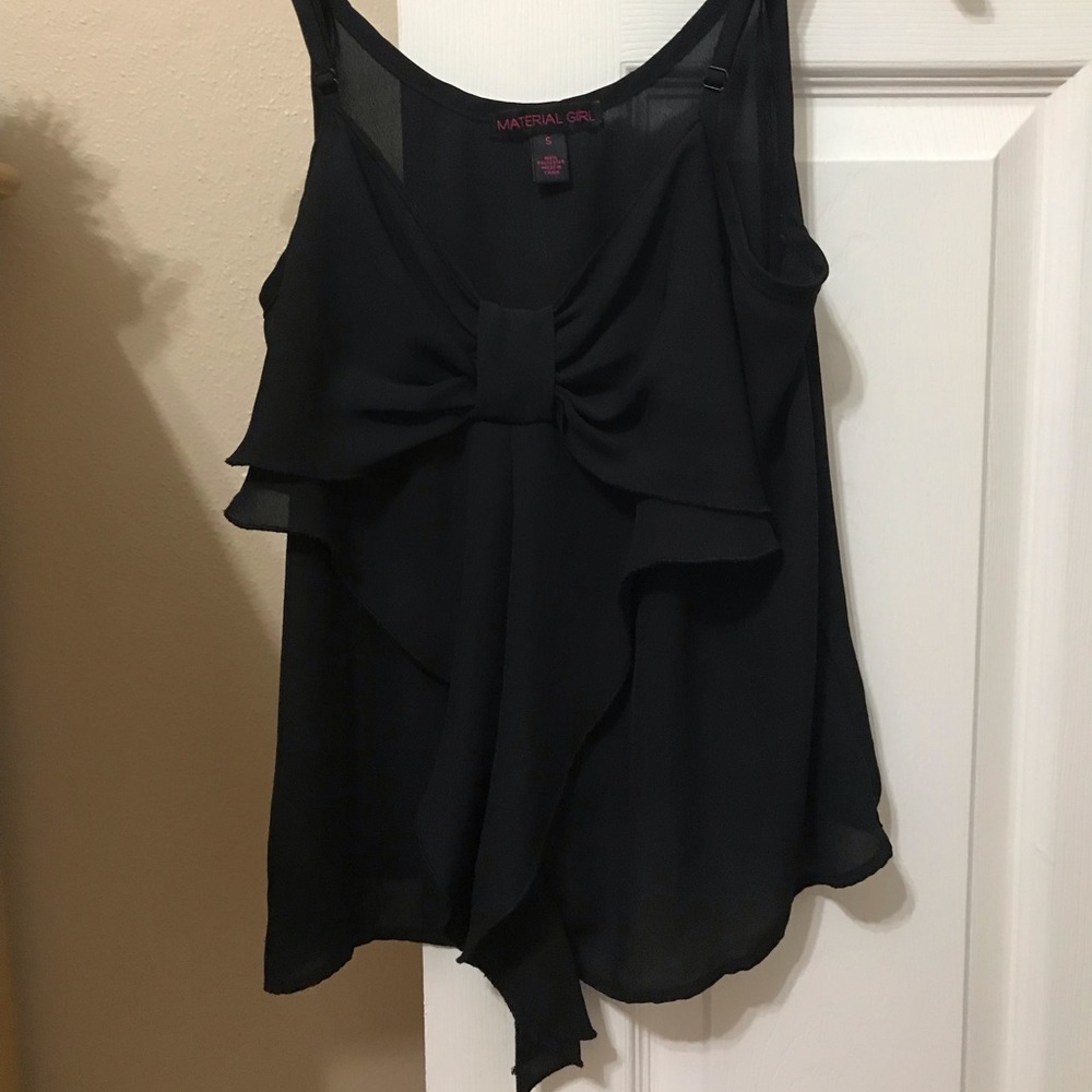 black shirt w/ bow